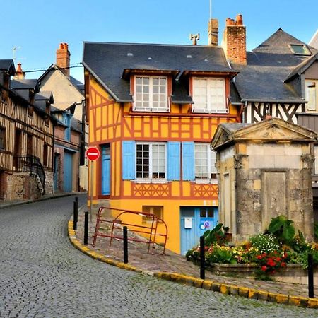 Chambre D'Hotes Du Carre Des Arts Honfleur Exterior photo