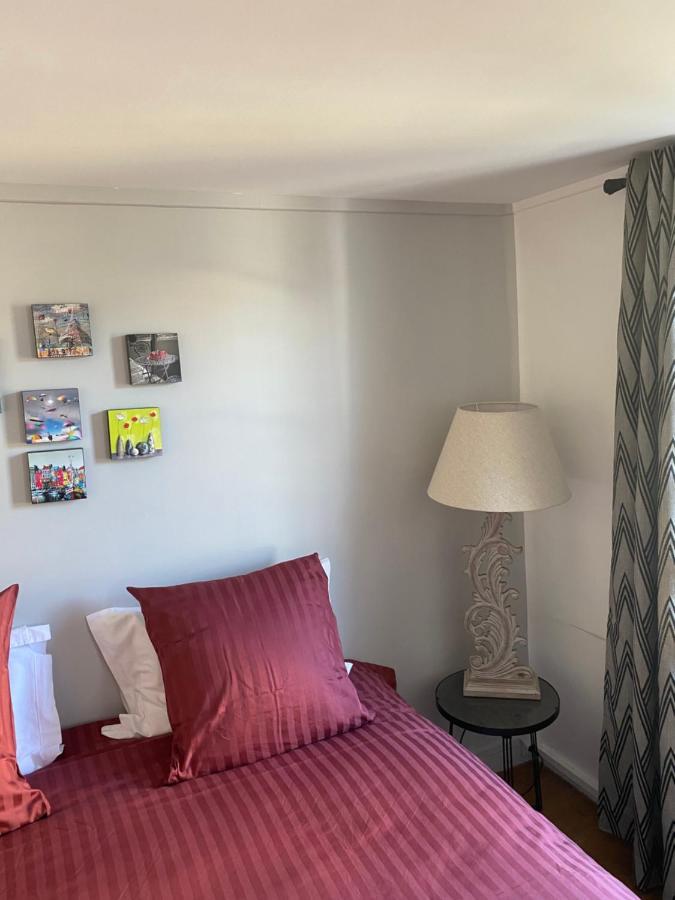 Chambre D'Hotes Du Carre Des Arts Honfleur Exterior photo