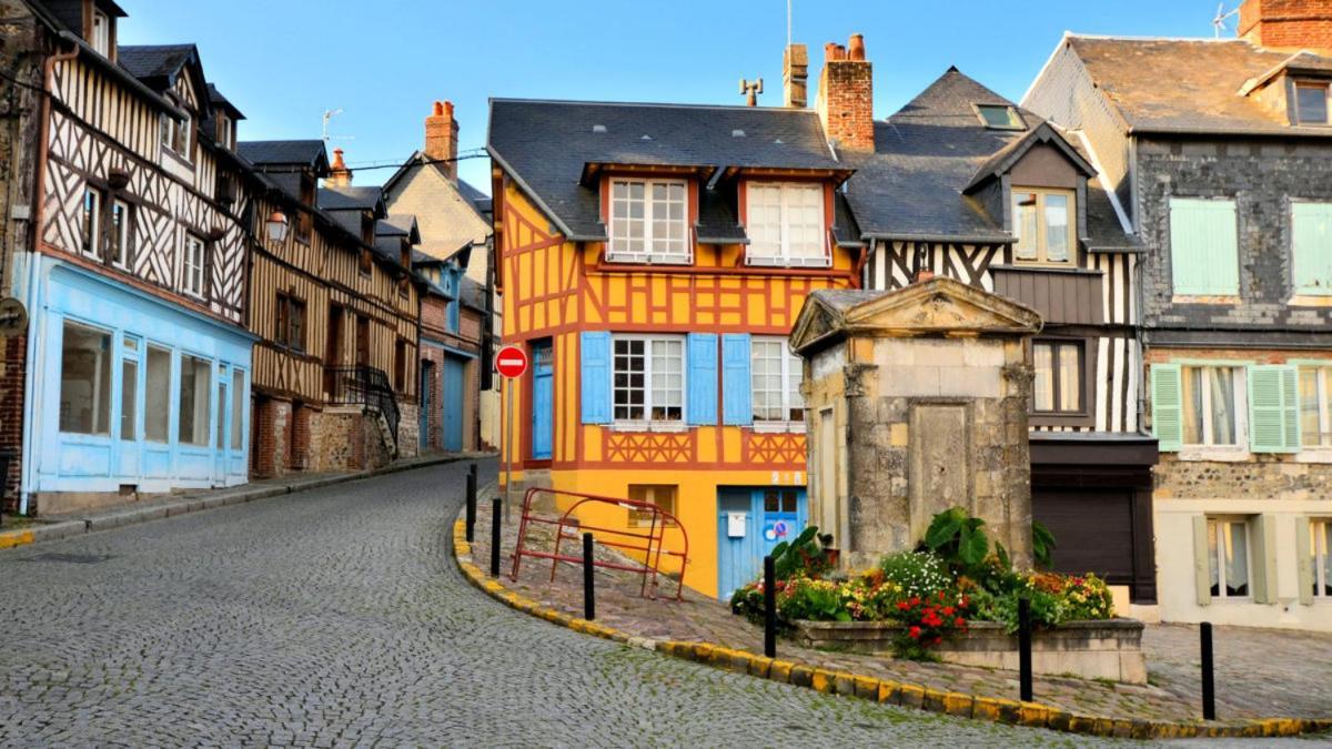 Chambre D'Hotes Du Carre Des Arts Honfleur Exterior photo